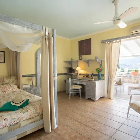 Michel-angelo Bed and Breakfast *